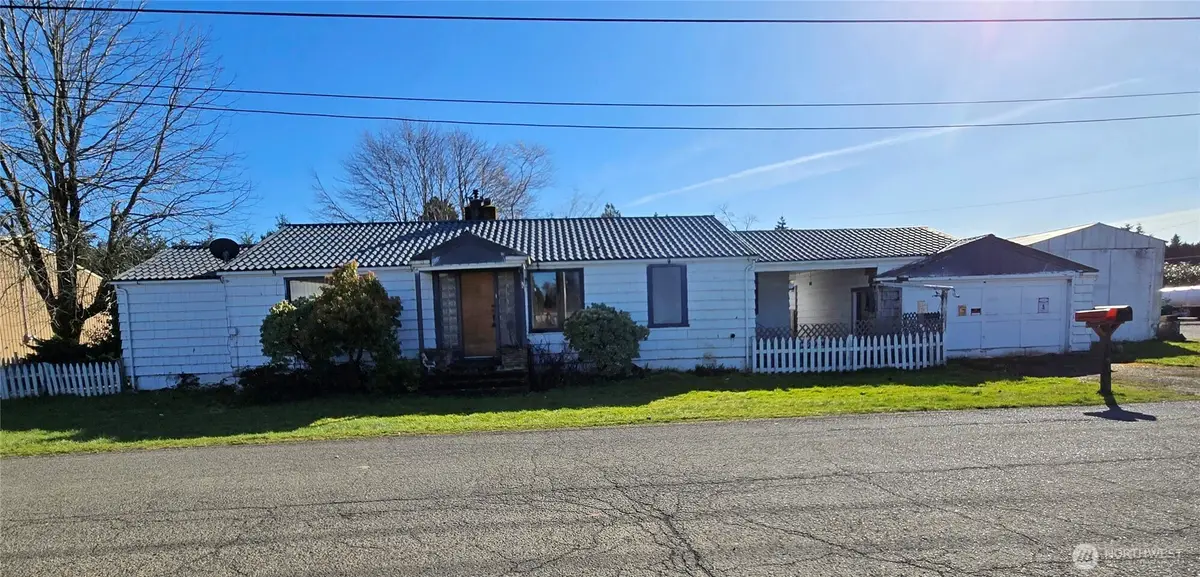 390 W E Street, Forks, WA 98331 - Image #1