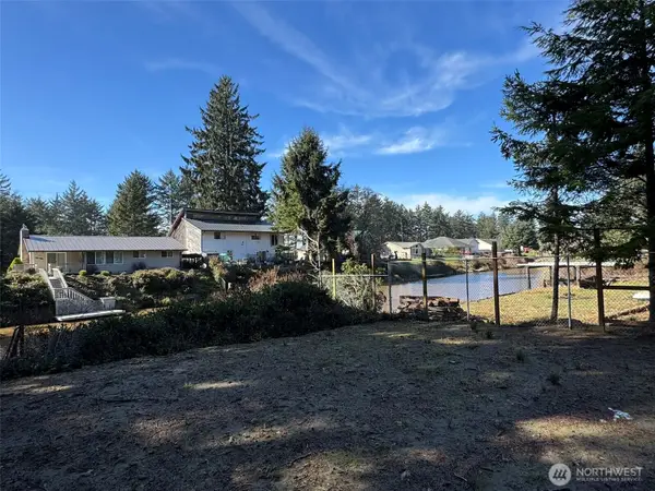 149 Bass Avenue Ne, Ocean Shores, WA 98569