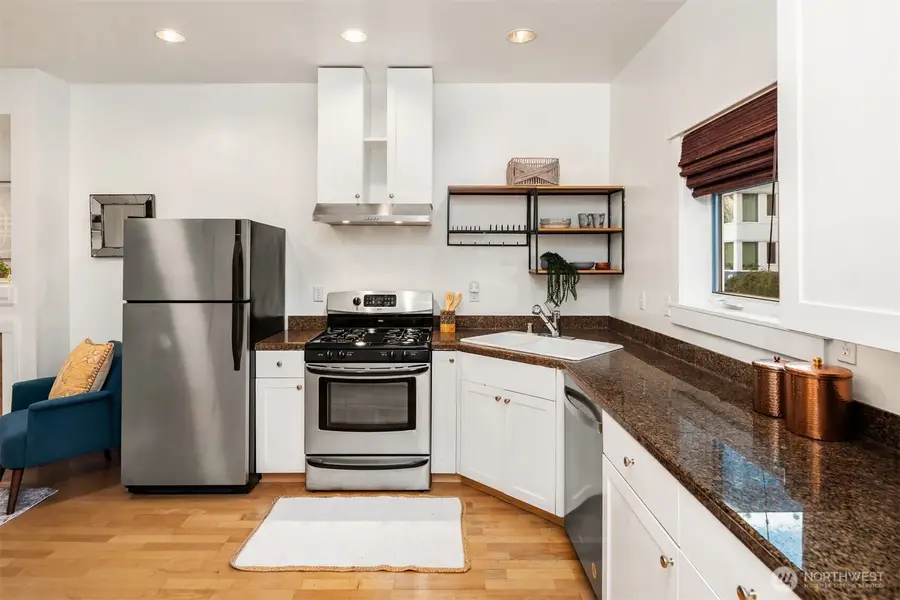 2015 S Main Street #B, Seattle, WA 98144 - Image #3