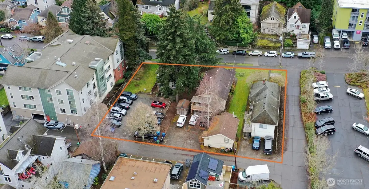 34 36, 38, 42 W Dravus Street, Seattle, WA 98119 - Image #1