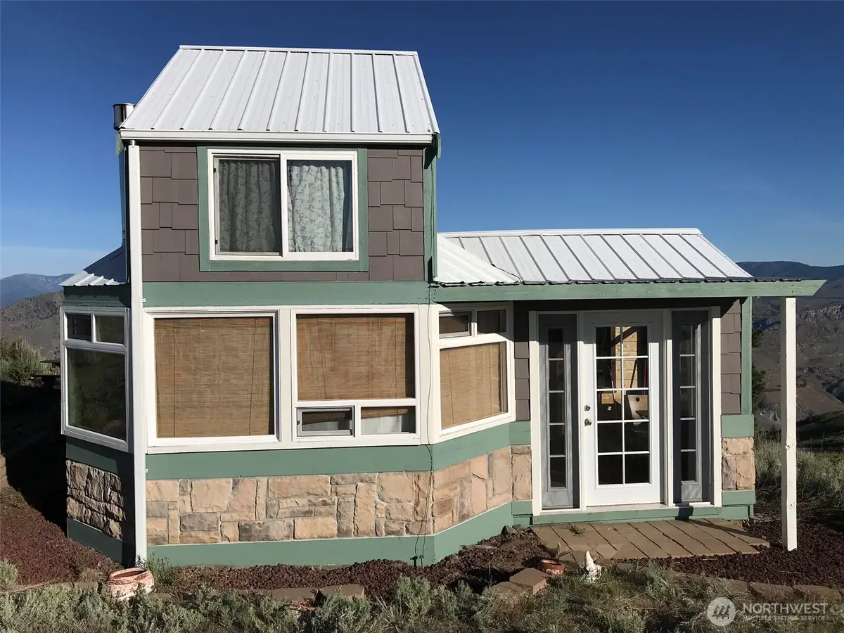 237 Spring Canyon Rd, Orondo, WA 98843 - Image #1