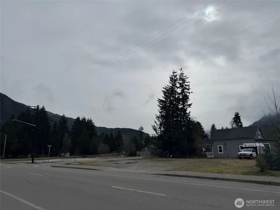 1035 Darrington Street, Darrington, WA 98241 - Image #2