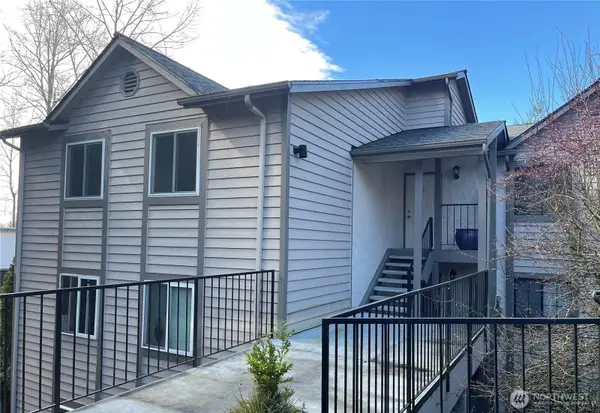 11419 99 Place Ne #301, Kirkland, WA 98033