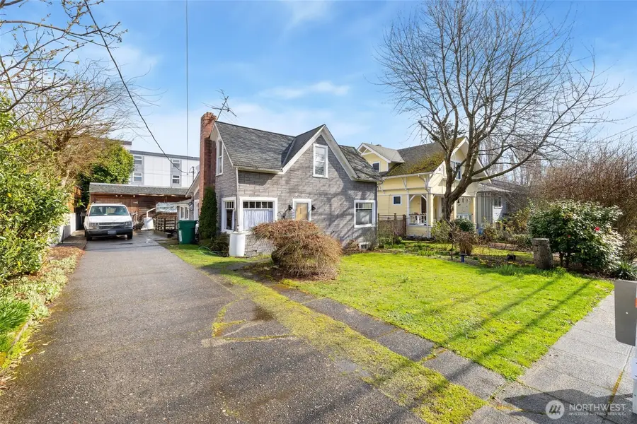 3644 Greenwood Avenue N, Seattle, WA 98103 - Image #2