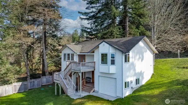 4195 Windy Cove Lane, Clinton, WA 98236