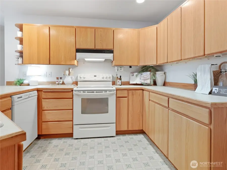 260 Dolphin Avenue Ne, Ocean Shores, WA 98569 - Image #2