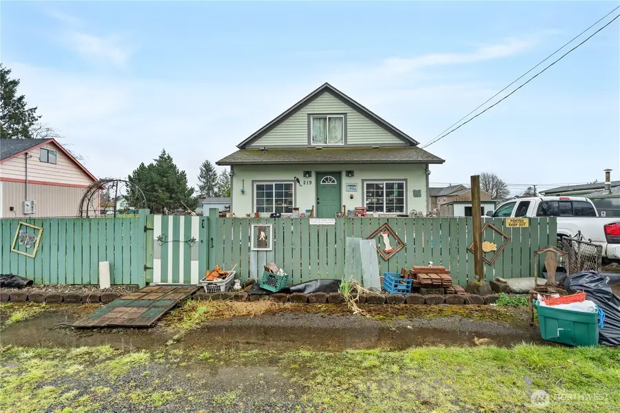 219 E Curtis Street, Aberdeen, WA 98520 - Image #2