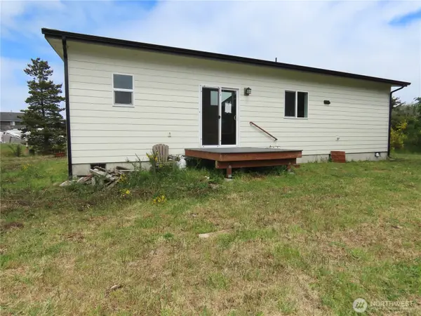 943 Silver King Avenue Se, Ocean Shores, WA 98569