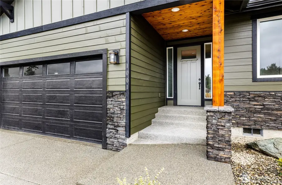 758 NW Shire Street, Oak Harbor, WA 98277 - Image #2