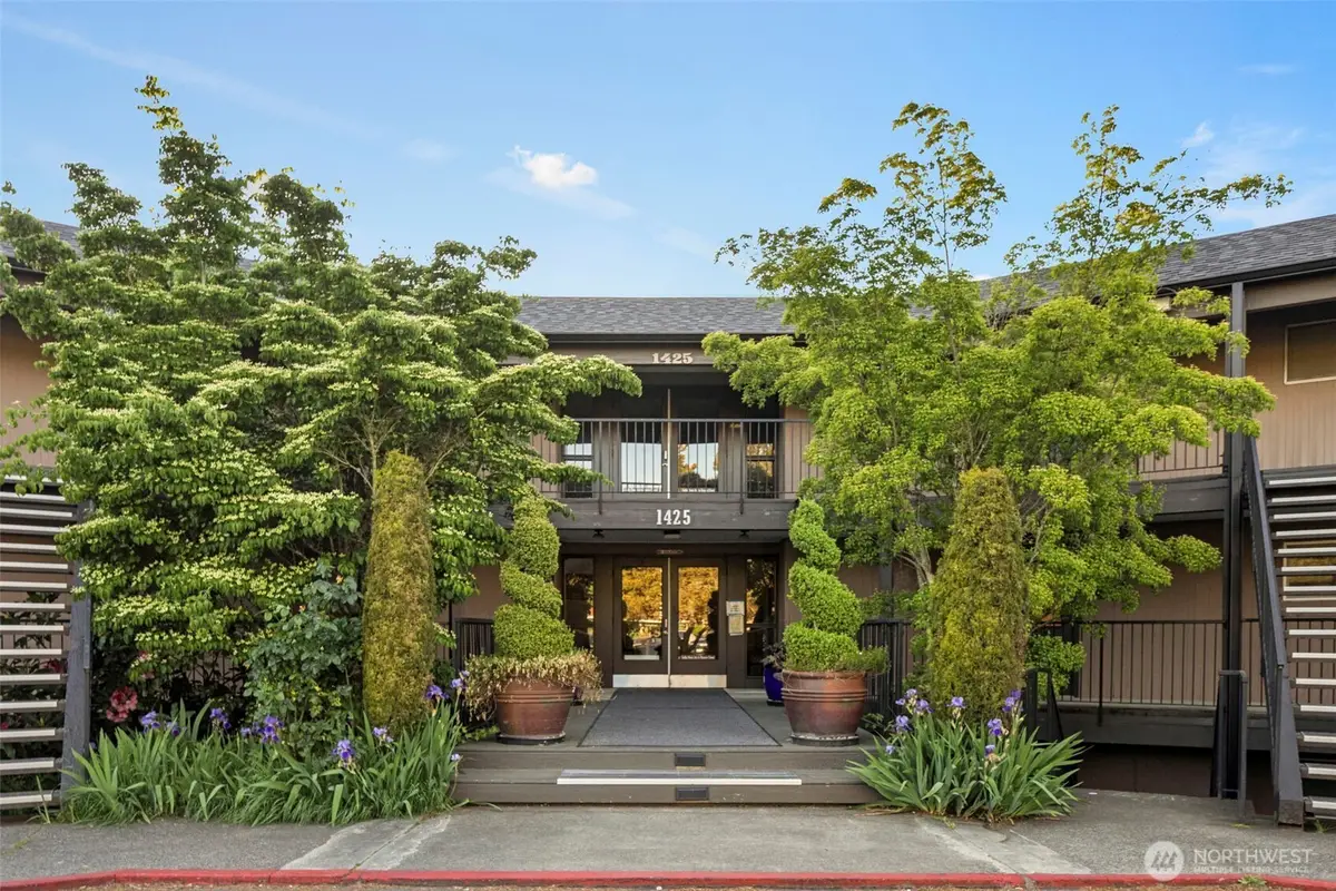1425 S Puget Drive #213, Renton, WA 98055 - Image #1
