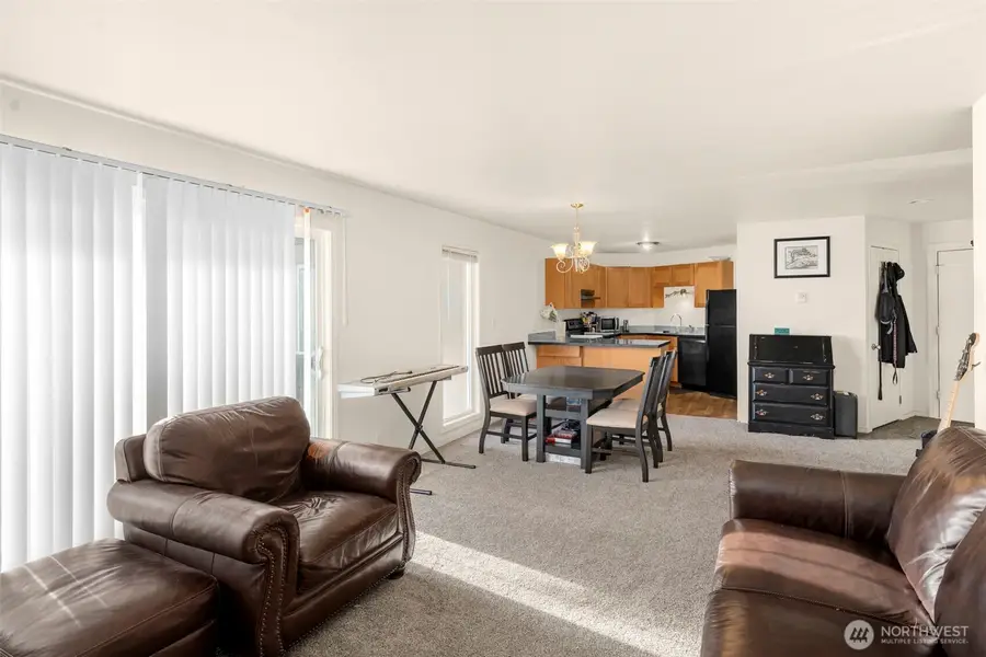 1425 S Puget Drive #213, Renton, WA 98055 - Image #3