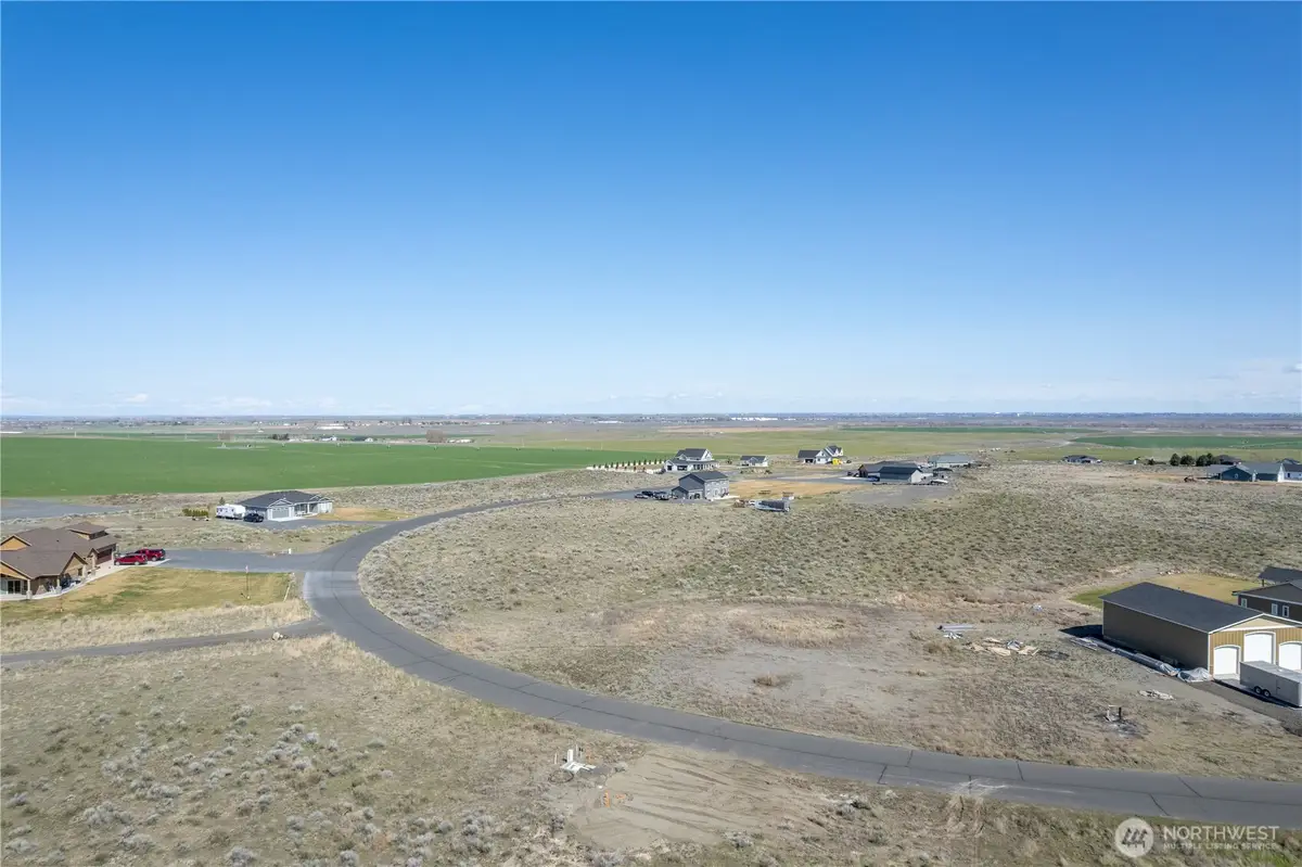 595 SE Desert Hills Loop #26, Moses Lake, WA 98837 - Image #1