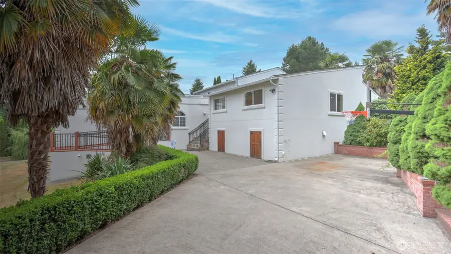 Address Withheld By Seller, Bellevue, WA 98005 - Image #2