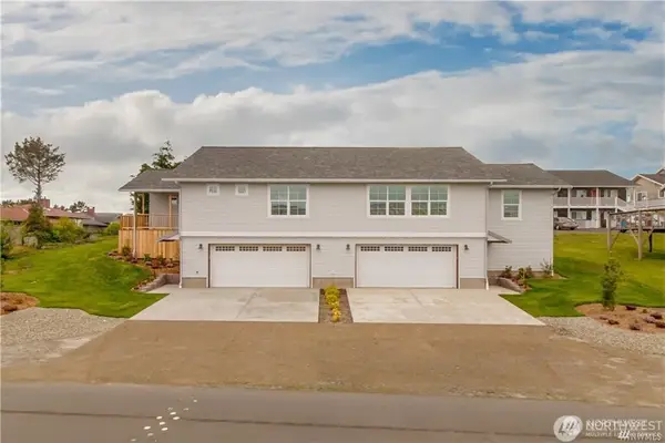 1401 Ocean Beach Boulevard Nw #A & B, Long Beach, WA 98631