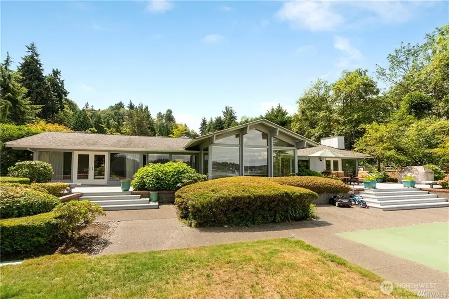 8428 N Mercer Way, Mercer Island, WA 98040 - Image #2