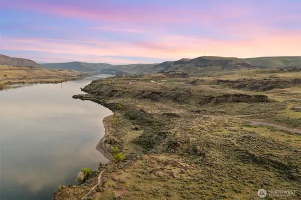 287 Ravenwing Lane #13, Malaga, WA 98828