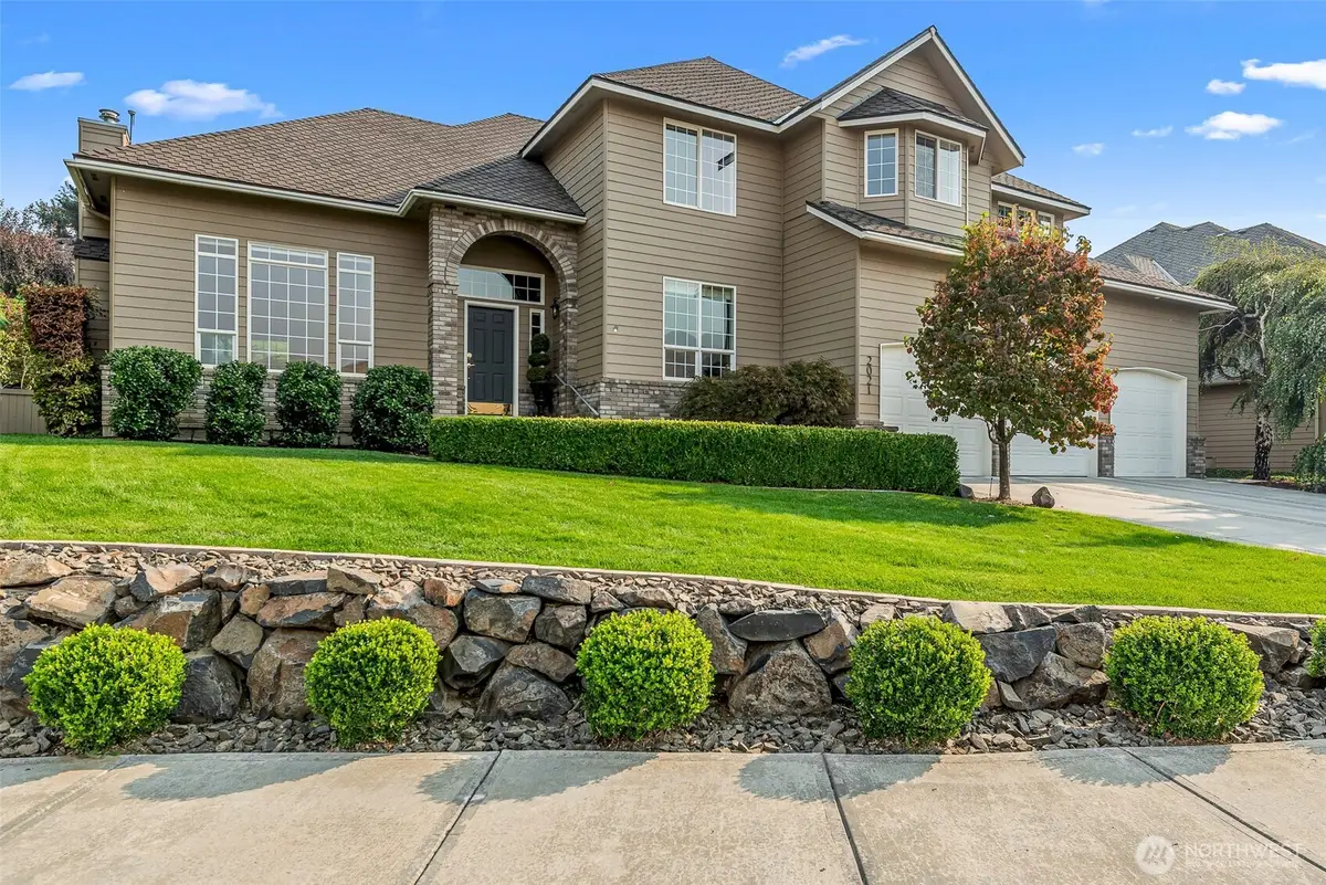 2021 Broadhurst Place, Wenatchee, WA 98801 - Image #1