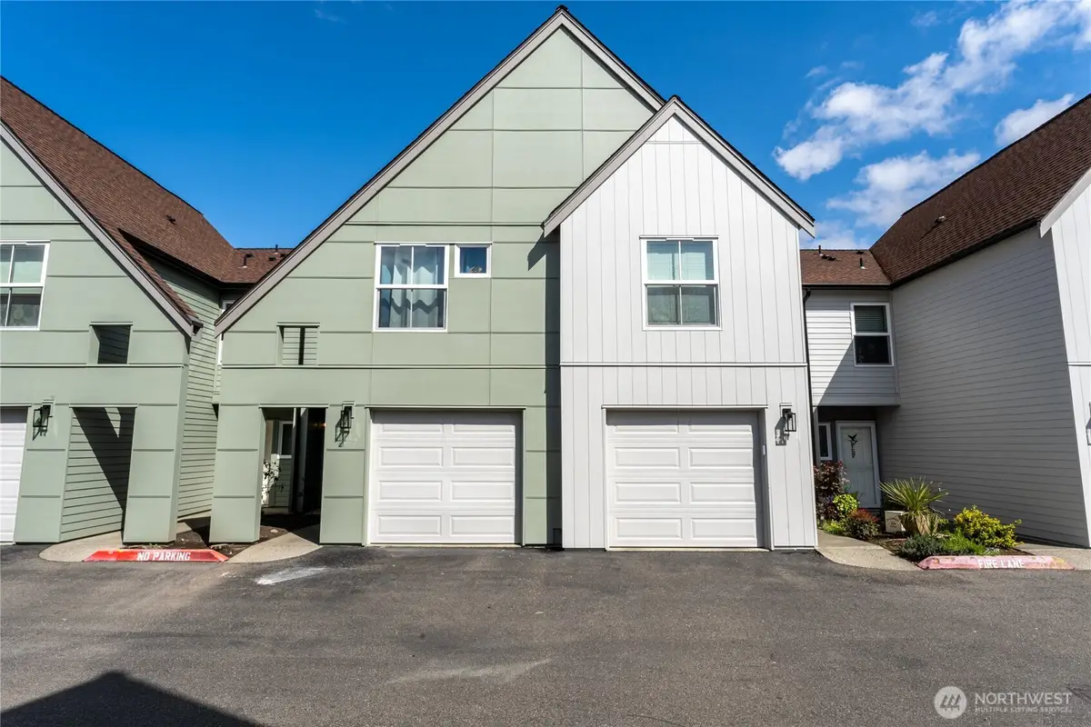 6711 S 239th Pl #A104, Kent, WA 98032 - Image #1