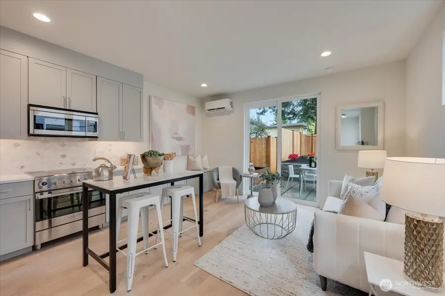 13544 39th Avenue Ne #B, Seattle, WA 98125 - Image #3