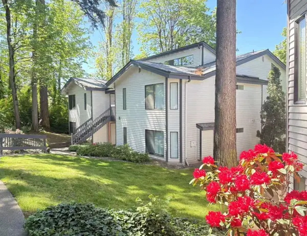 11703 NE 80th Street #D3, Kirkland, WA 98033