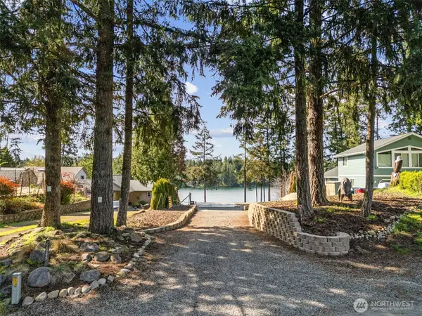 21941 Promontory Court Se, Yelm, WA 98597