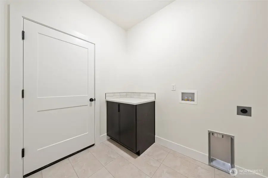 1209 E Mt Hood Street, Othello, WA 99344 - #3