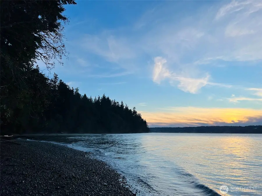 137 SW Madrona Road, Vashon, WA 98070 - Image #3