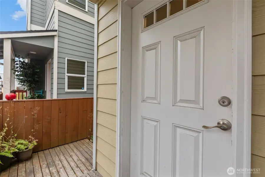 1118 Chestnut Court #18, Everett, WA 98201 - Image #2