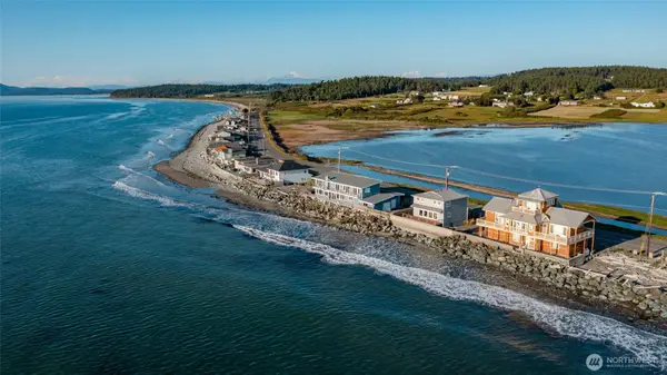 2575 West Beach Road, Oak Harbor, WA 98277