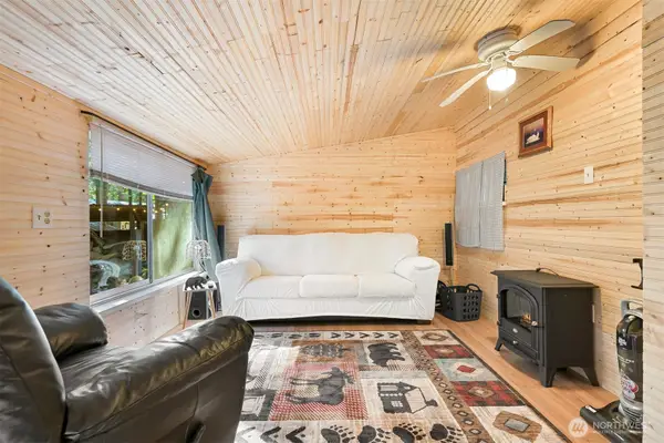 1189 Exit Road, Maple Falls, WA 98266