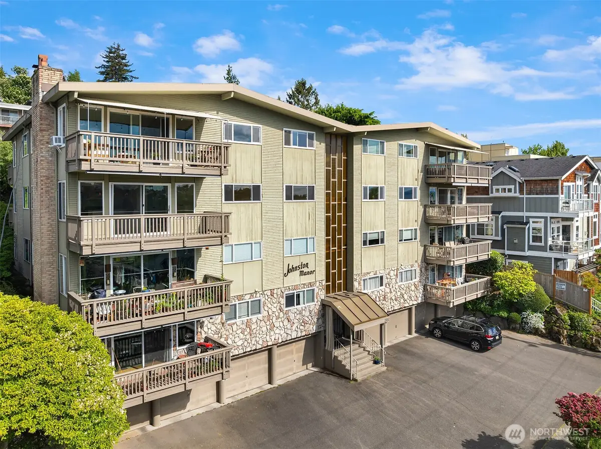2552 14th Avenue W #301, Seattle, WA 98119 - Image #1