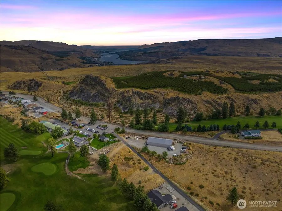 103 Golf Course Drive #4, Pateros, WA 98846 - Image #2