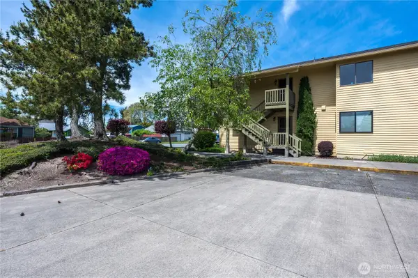 310 S 11th Street #212, Mount Vernon, WA 98274