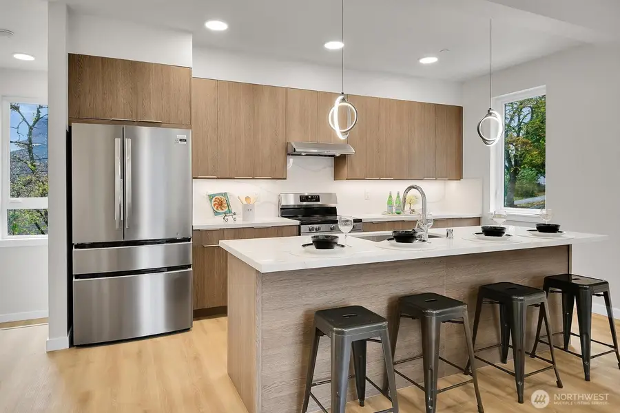 261 E Louisa Street, Seattle, WA 98102 - Image #3