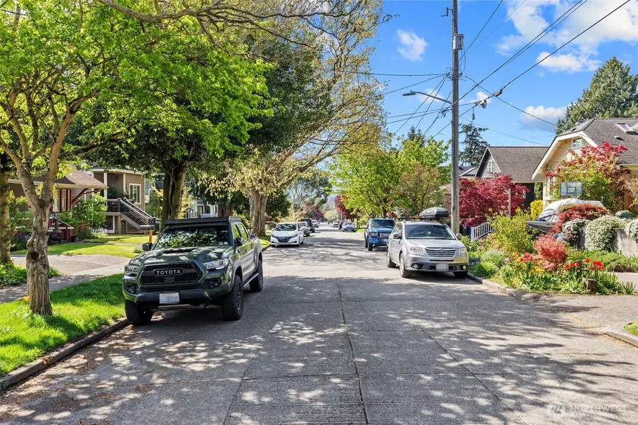 6744 Jones Avenue Nw, Seattle, WA 98117 - Image #2