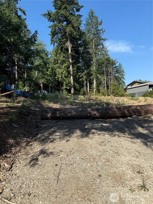 400 E Twanoh Falls Drive, Belfair, WA 98528