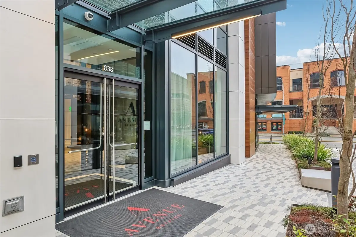 838 Avenue Square Ne #1901, Bellevue, WA 98004 - Image #1