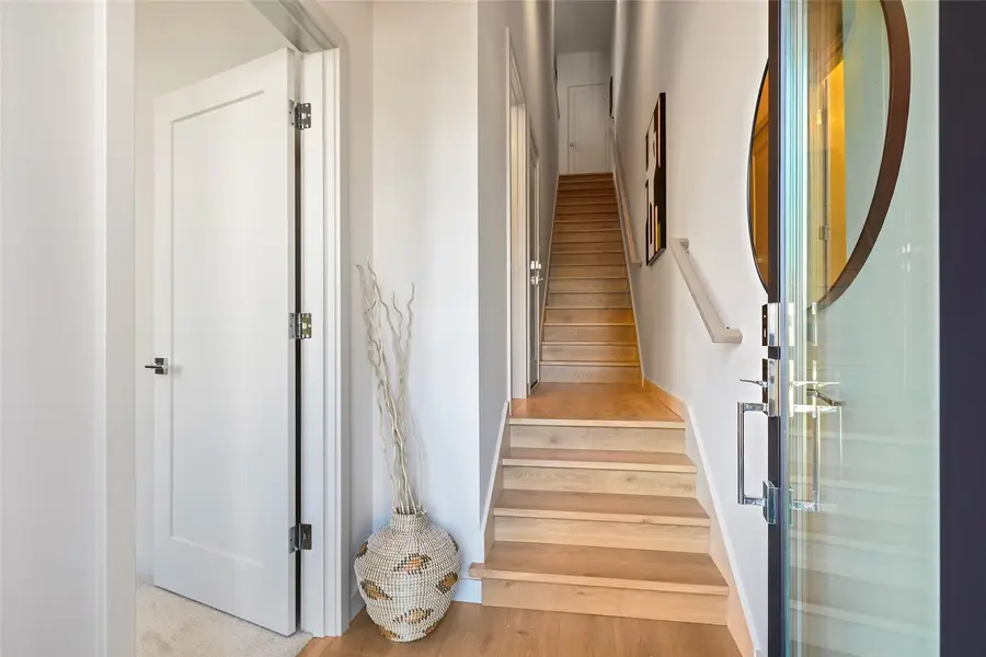 9723 6th Avenue Nw, Seattle, WA 98117 - Image #3