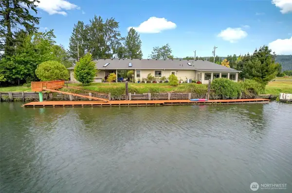 45 N Welcome Slough Road, Cathlamet, WA 98612