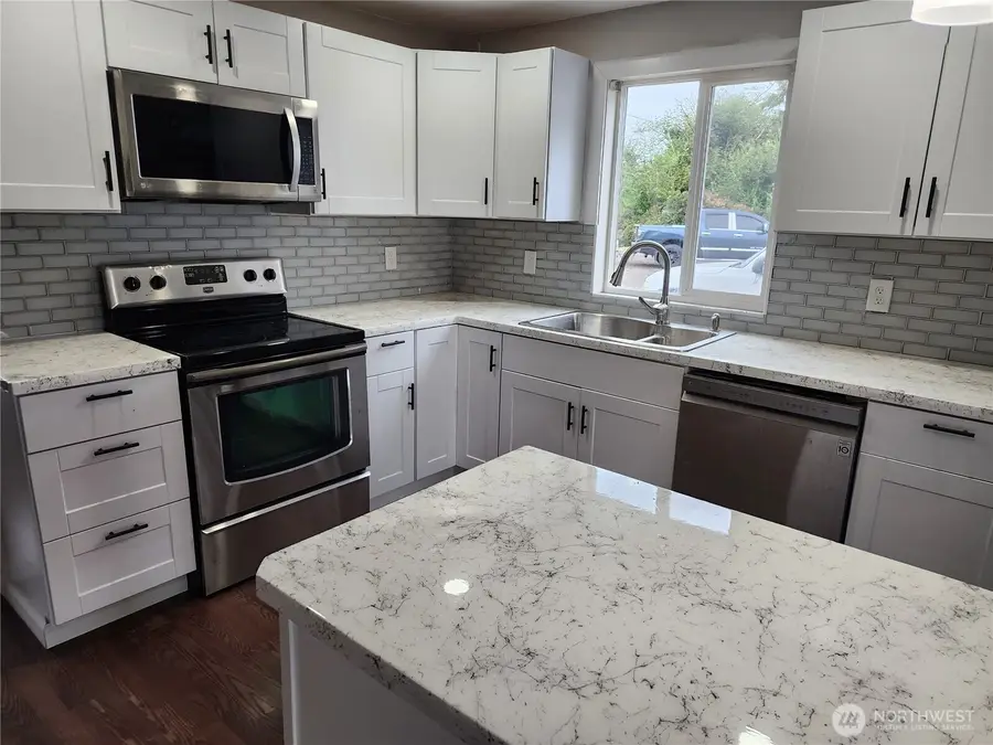 233 Canal Drive Se, Ocean Shores, WA 98569 - Image #3