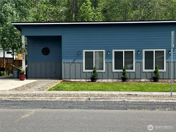 810 SE 1st Street, Winlock, WA 98596