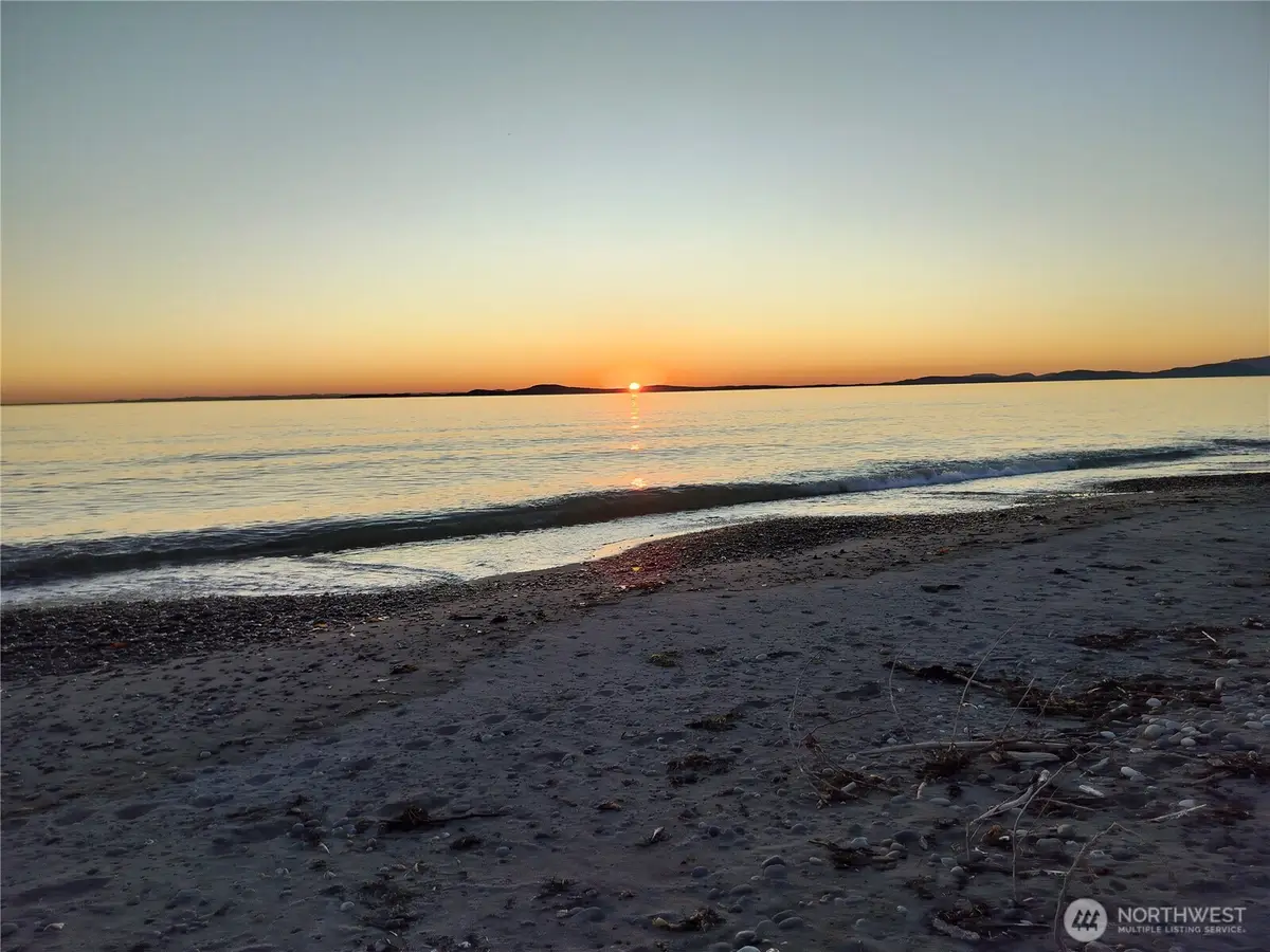 4693 Surfcrest Drive, Oak Harbor, WA 98277 - Image #1