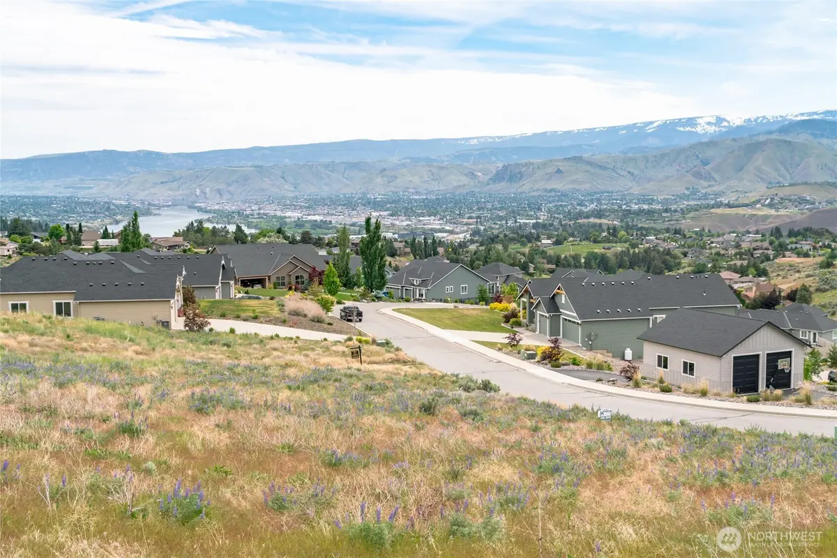 296 Burch Hollow Lane #16, Wenatchee, WA 98801 - Image #1