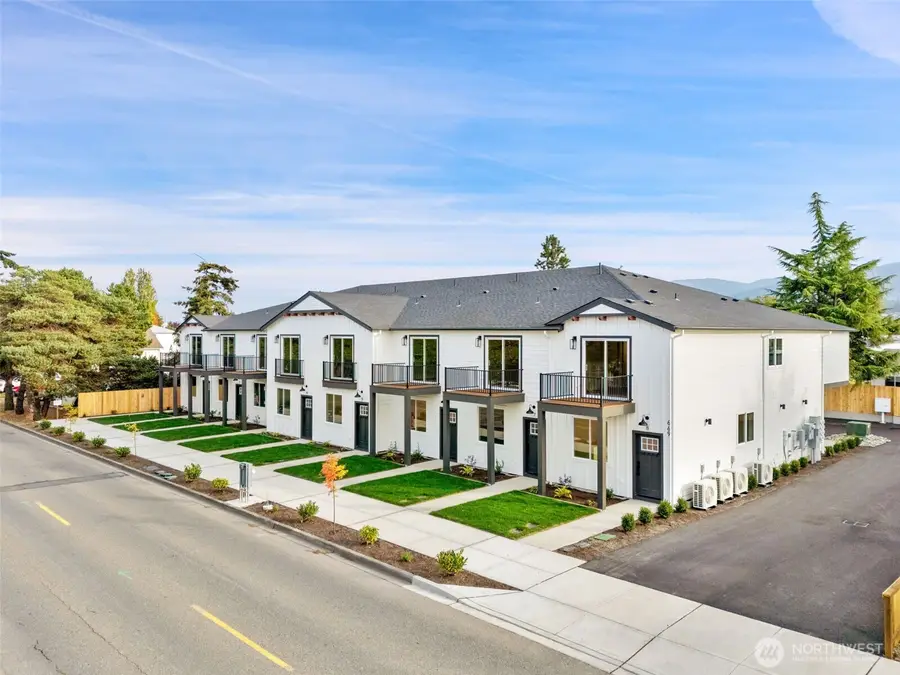 669 W Hendrickson #3, Sequim, WA 98382 - Image #2