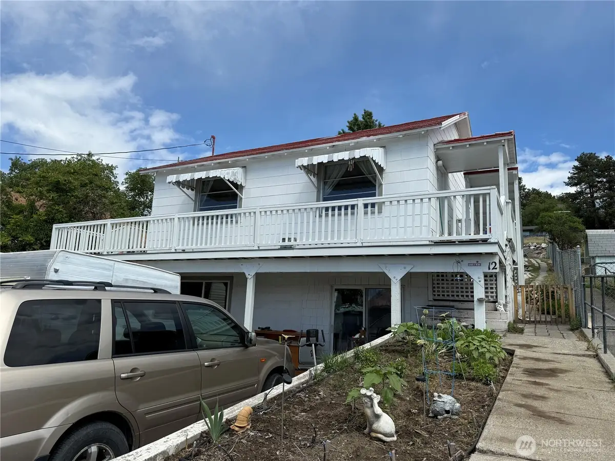 12 Dewberry Avenue W, Omak, WA 98841 - Image #1