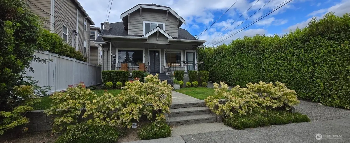 816 N 43rd Street, Seattle, WA 98103 - Image #1