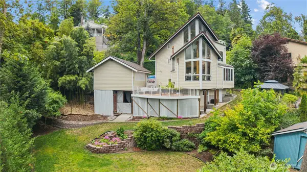 8526 E Mercer Way, Mercer Island, WA 98040