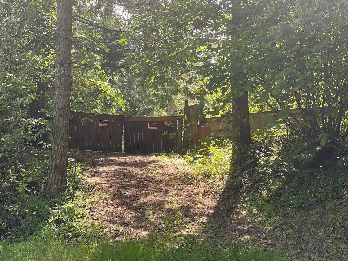 17533 E Clear Lake Boulevard Se, Yelm, WA 98597 - Image #1