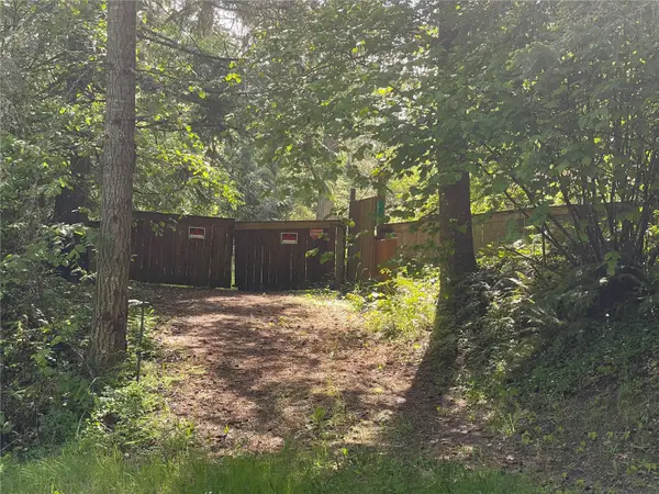 17533 E Clear Lake Boulevard Se, Yelm, WA 98597