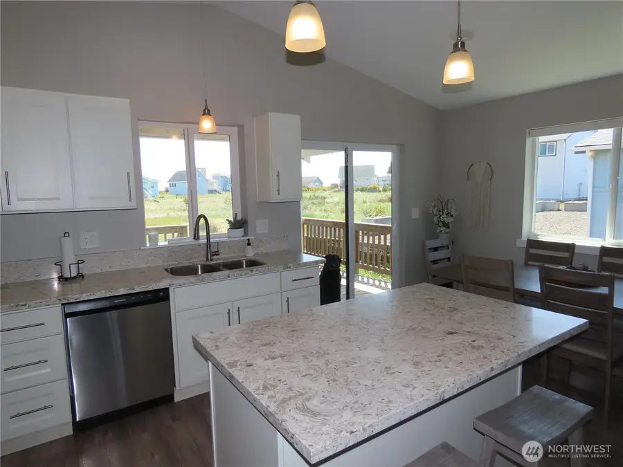 417 Riviera Street Sw, Ocean Shores, WA 98569 - Image #2